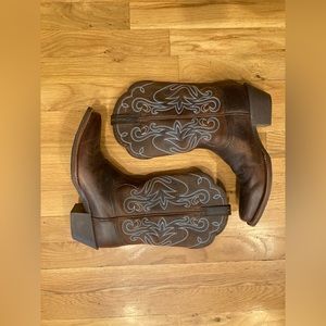 ARIAT WOMEN'S HERITAGE WESTERN BOOTS DISTRESSED BROWN Size 8.5